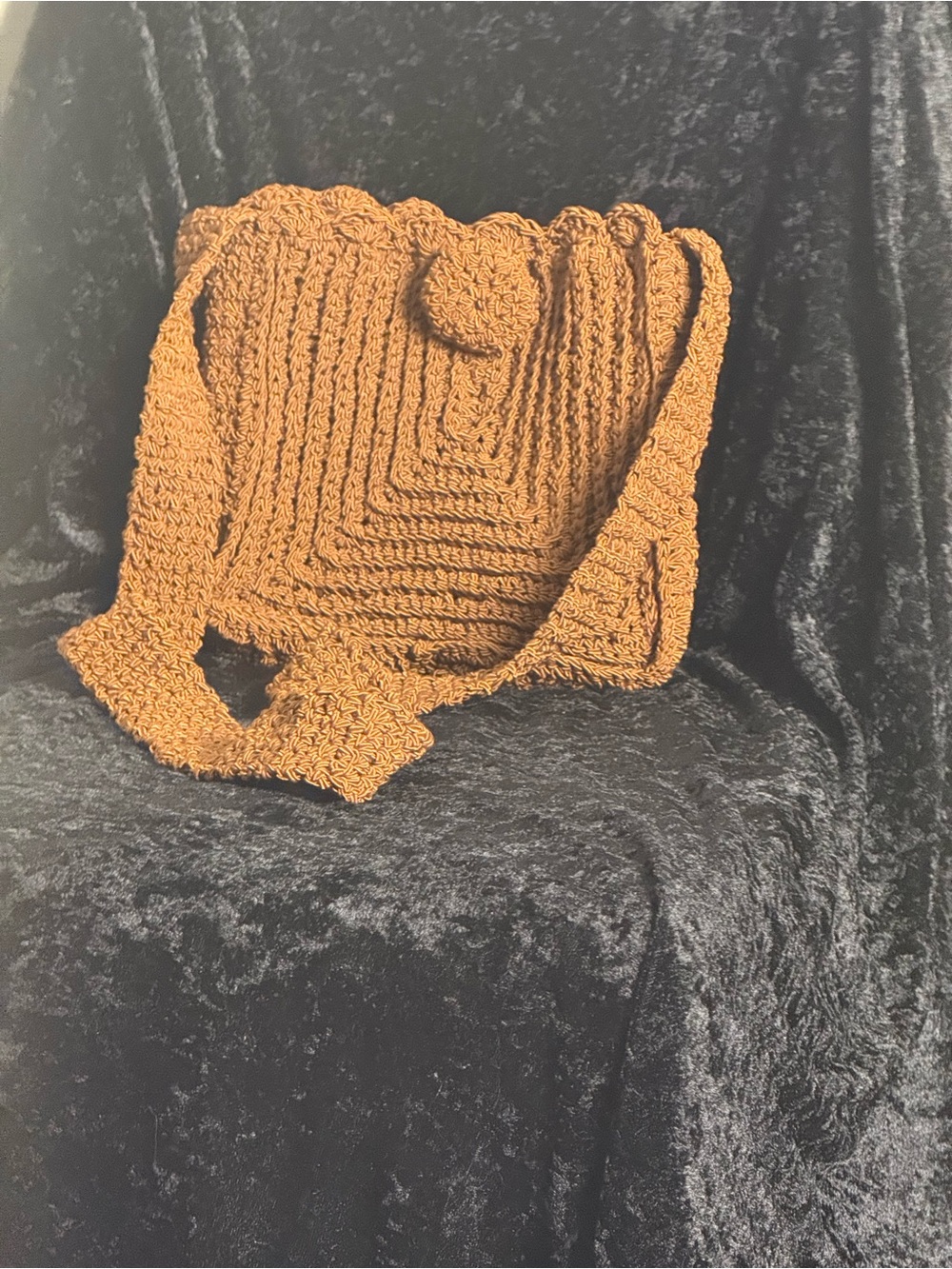 VTG Handcrafted Crochet Crossbody Bag in CopperBrown geometric scalloped edging